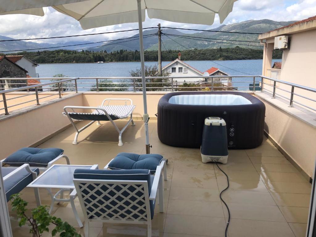 Riverside Villa Tivat Eksteriør billede