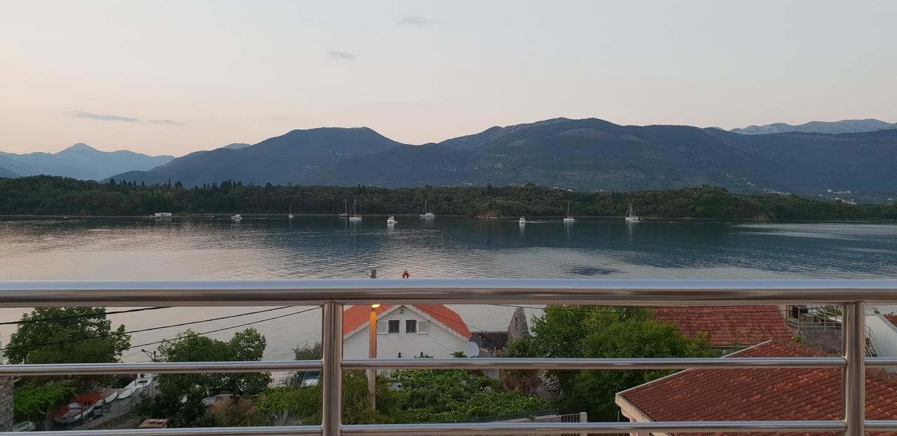 Riverside Villa Tivat Eksteriør billede